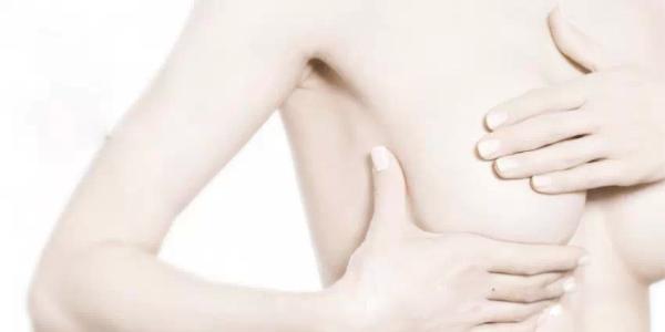 乳腺自检方法，发现乳腺问题超简单