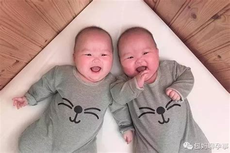 新加坡妈妈生了一对“复制黏贴”的双胞胎，居然这么玩！ 新加坡 双胞胎